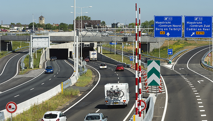 Het Europaplein in Maastricht, een foto van Rob Poelenjee